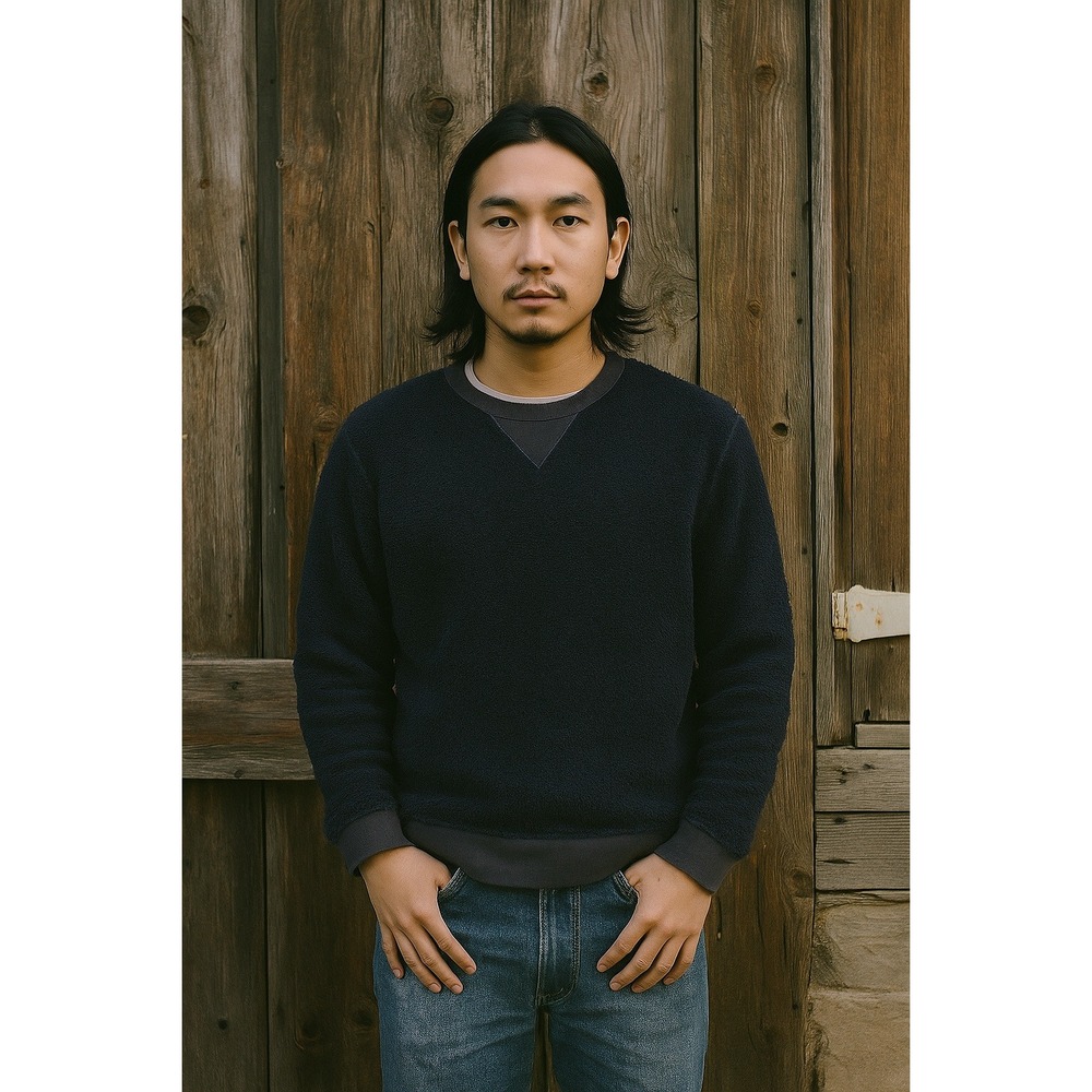 DELUXE Sweatshirt Mens Small Navy Blue Fuzzy Fleece Made‎ in Japan Pullover